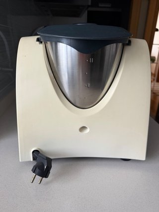Thermomix TM31 con libros originales y accesorios