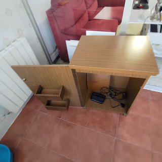 Máquina de coser Refrey con mueble