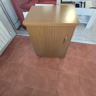 Máquina de coser Refrey con mueble
