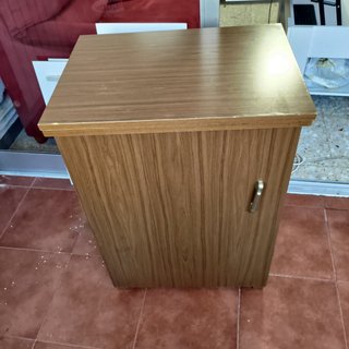 Máquina de coser Refrey con mueble