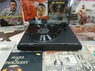 Tocadiscos Yamaha japonés