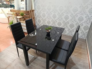 Mesa Cristal Templado + 4 Sillas Polipiel
