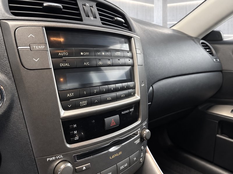 Lexus IS 220d Sport 2009, foto 28