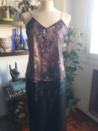 Top de Raso y Encaje Negro