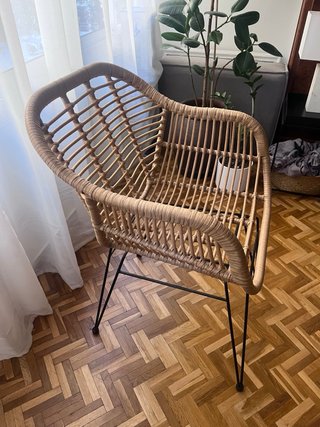 Silla Ratán con Reposabrazos Metálica