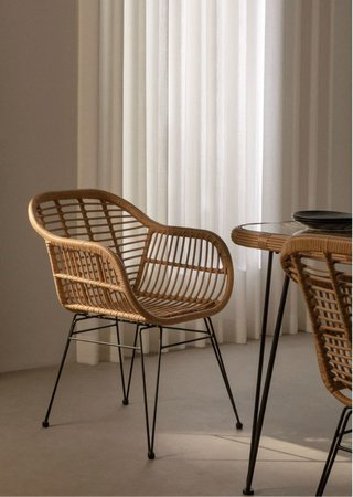 Silla Ratán con Reposabrazos Metálica