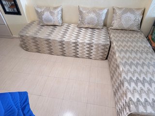 Sofá Marroquí Beige y Dorado