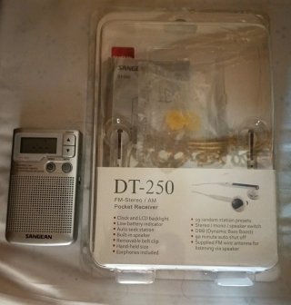 Radio de bolsillo Sangean DT-250 a estrenar