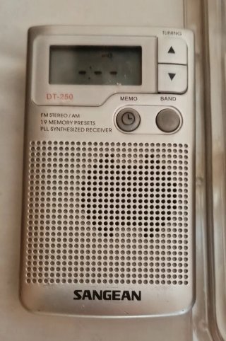 Radio de bolsillo Sangean DT-250 a estrenar