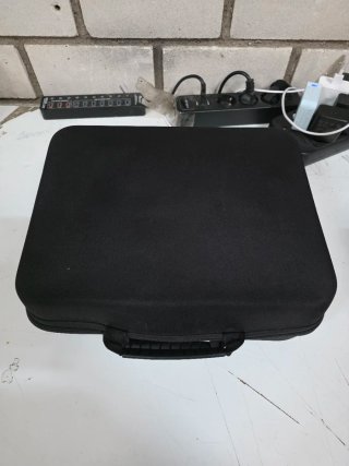 Hidrolimpiadora a batería con accesorios