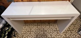 Tocador Malm Ikea con tapa de cristal