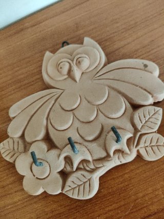 Appendi chiavi a forma di gufo in terracotta