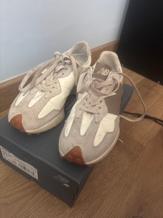 Tenis New Balance 327 Beige/Marrón Talla 39,5