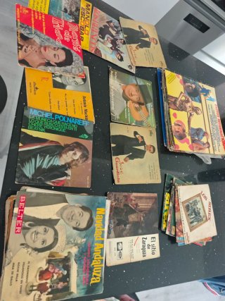 Cintas cassette, discos vinilo y mini discos