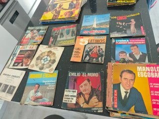 Cintas cassette, discos vinilo y mini discos