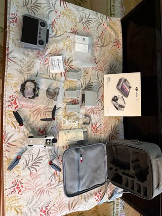 DJI Mini 4 Pro con Mando Pantalla + 3bate +mochila
