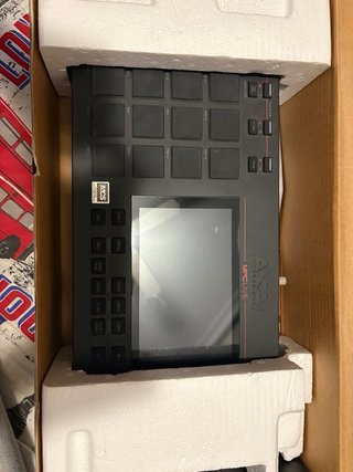 Akai MPC Live - Controlador de producción musical