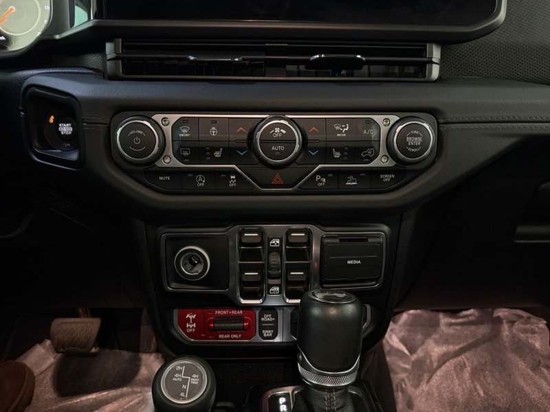 Jeep Wrangler 2.0T GME Rubicon 8ATX E6D 2024, foto 13