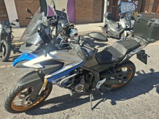 Moto Vogue 525 DSX  aun con garantia itv 2028.