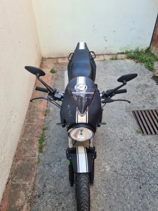 Honda CBF 250 personalizada al estilo custom