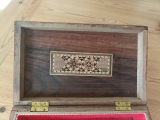 Caja de Madera con Taracea Artesanal