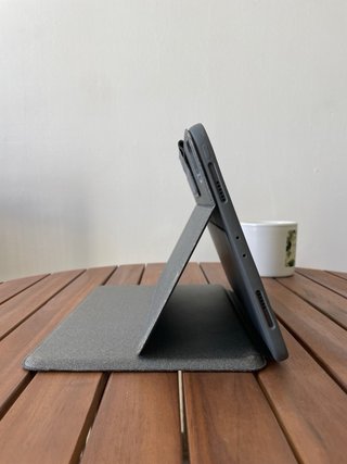 Apple iPad Pro 11" M + Logi Foliotouch y Pencil