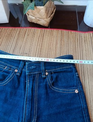 Pantalón vaquero Stradivarius