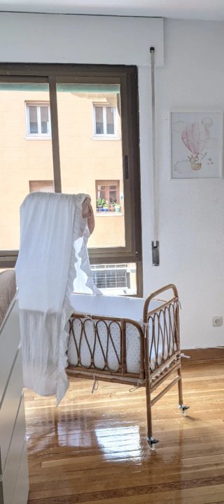 Cuna colecho ratán dosel.Vestiduras compeltas bebe