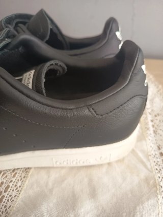 Zapatillas Adidas Negras con Velcro