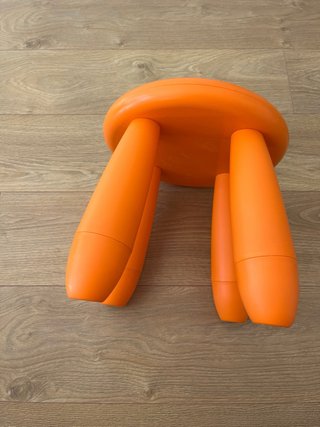Taburete infantil naranja IKEA Mamut