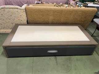 Cama nido con cajón y tapizado