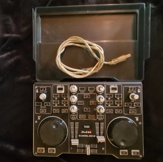 Mesa de mezclas Hercules DJ Control MP3 Step6