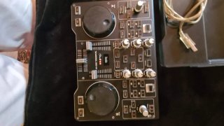 Mesa de mezclas Hercules DJ Control MP3 Step6