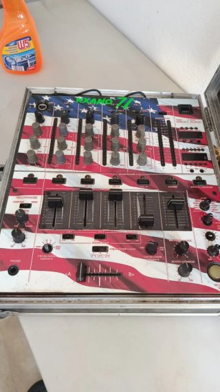 Mesa de mezclas DJ Pioneer DJM-600