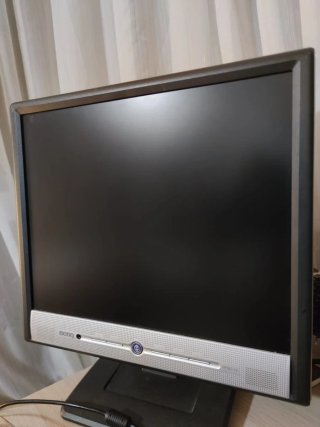 PC Completo con Monitor, Tastiera e Mouse