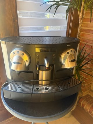 Cafetera Nespresso Gemini 220