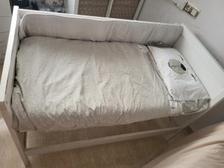 Cuna colecho IKEA con colchón