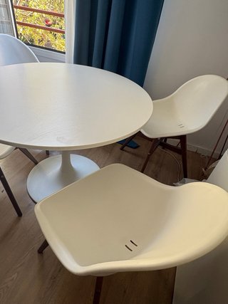 Mesa IKEA Docksta y 4 sillas GRÖNSTA
