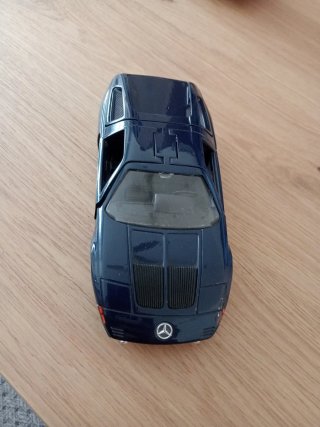 Coche a escala 1:24 Mercedes-Benz C111