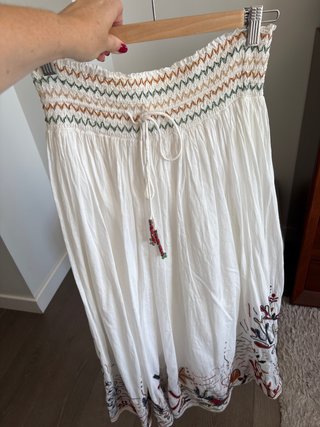 Falda Boho Blanca con Bordados