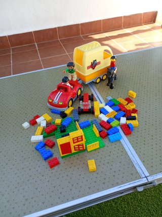 Lote de piezas y figuras LEGO