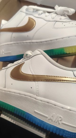 Nike Air Force 1 Talla 40 Dorado Blanco