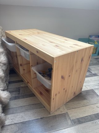 Mueble de madera con 9 cajones