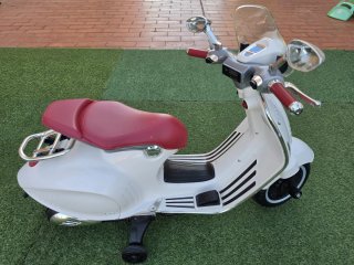 Vespa Eléctrica Infantil