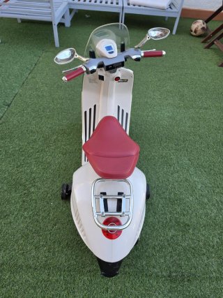 Vespa Eléctrica Infantil