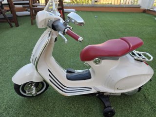 Vespa Eléctrica Infantil