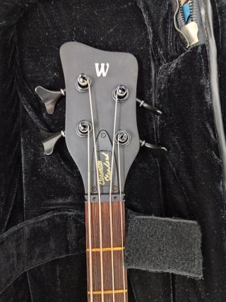Bajo Warwick Corvette