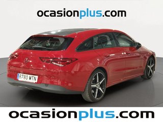 Mercedes-Benz CLA Shooting Brake 180 100 kW (136 CV)