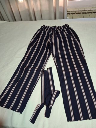 Pantalones a Rayas con Cinturón
