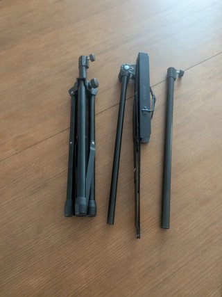 Atril negro plegable para música